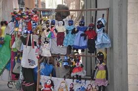 Negocio de venta de muñecas en La Habana. (Foto: Rui Ferreira.)