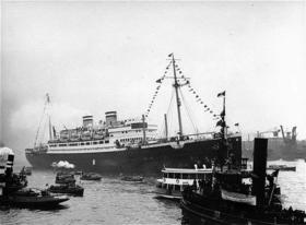 El barco St. Louis en La Habana. (MUSEO MEMORIAL DEL HOLOCAUSTO DE ESTADOS UNIDOS)