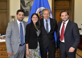 Luis Almagro, secretario general de la OEA, junto a Rosa Maria Payá