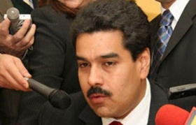 El Canciller venezolano se vio obligado a disculparse por llamar “mariconsones” a los opositores