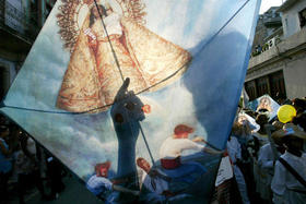 Una procesión por el día de la Caridad del Cobre en La Habana, en 2004