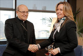 El cardenal Jaime Ortega durante su reunión con la canciller española, Trinidad Jiménez