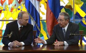 Vladimir Putin y Raúl Castro en esta foto de archivo