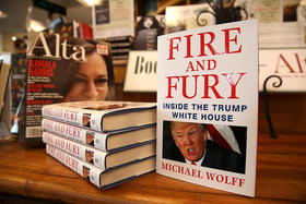 Libro de Michael Wolff a la venta en California