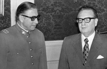 Pinochet fue nombrado por Allende comandante en jefe del Ejército chileno apenas tres semanas antes del golpe en que lo derrocó