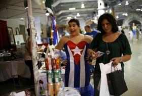 Una cubanoamericana posa durante el Festival Cuba Nostalgia. Miami, Florida, 16 de mayo de 2009. (REUTERS)