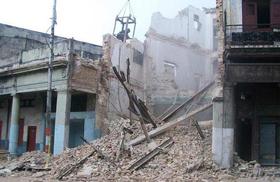 Edificio destruido en La Habana