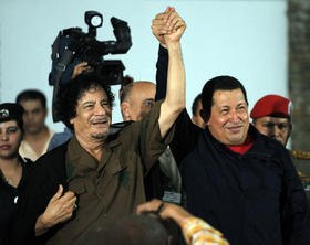 Muamar el Gadafi y Hugo Chávez