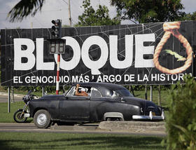 Cartel en contra del embargo/bloqueo en Cuba