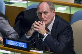 El diplomático estadounidense Ronald Godard durante la votación en Naciones Unidas