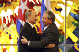 Vladimir Putin y Raúl Castro