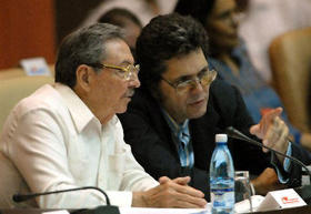 El ministro de Cultura Abel Prieto y el presidente Raúl Castro