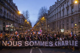 Marcha que se desarrolló el domingo en París, donde participaron diversos políticos que se unieron contra el terrorismo