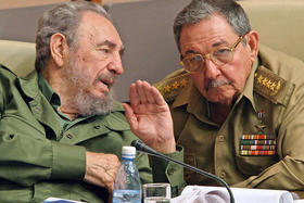 Fidel y Raúl Castro