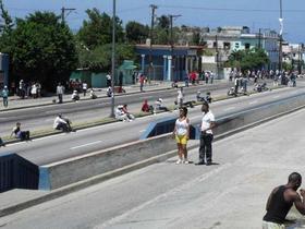 Personal de la Seguridad del Estado apostado desde temprano en la Avenida 31 del municipio Playa el día de la despedida de Benedicto XVI