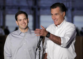 El candidato presidencial republicano Mitt Romney junto al senador Marco Rubio