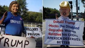 Personas que se congregaron fuera del edificio donde se celebró el primer debate presidencial entre Hillary Clinton y Donald Trump muestran su rechazo, hacia el respectivo candidato con el que no simpatizan, en esta composición fotográfica